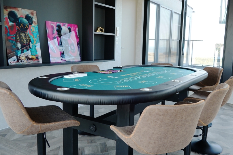 Casino Lounge